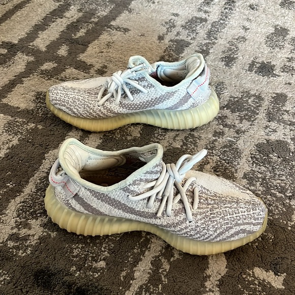 Yeezy Boost Blue Tint - Picture 3 of 5